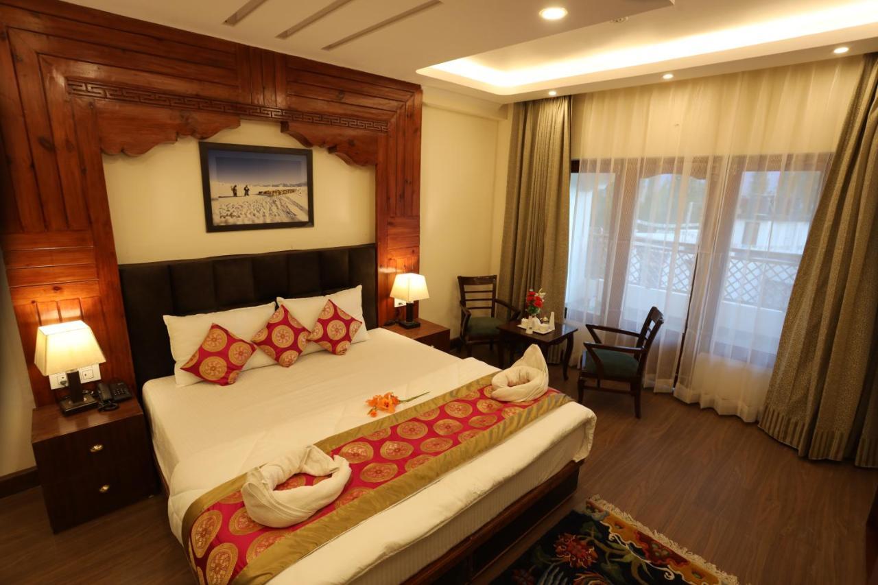 ليه Hotel The Grand Khasdan المظهر الخارجي الصورة