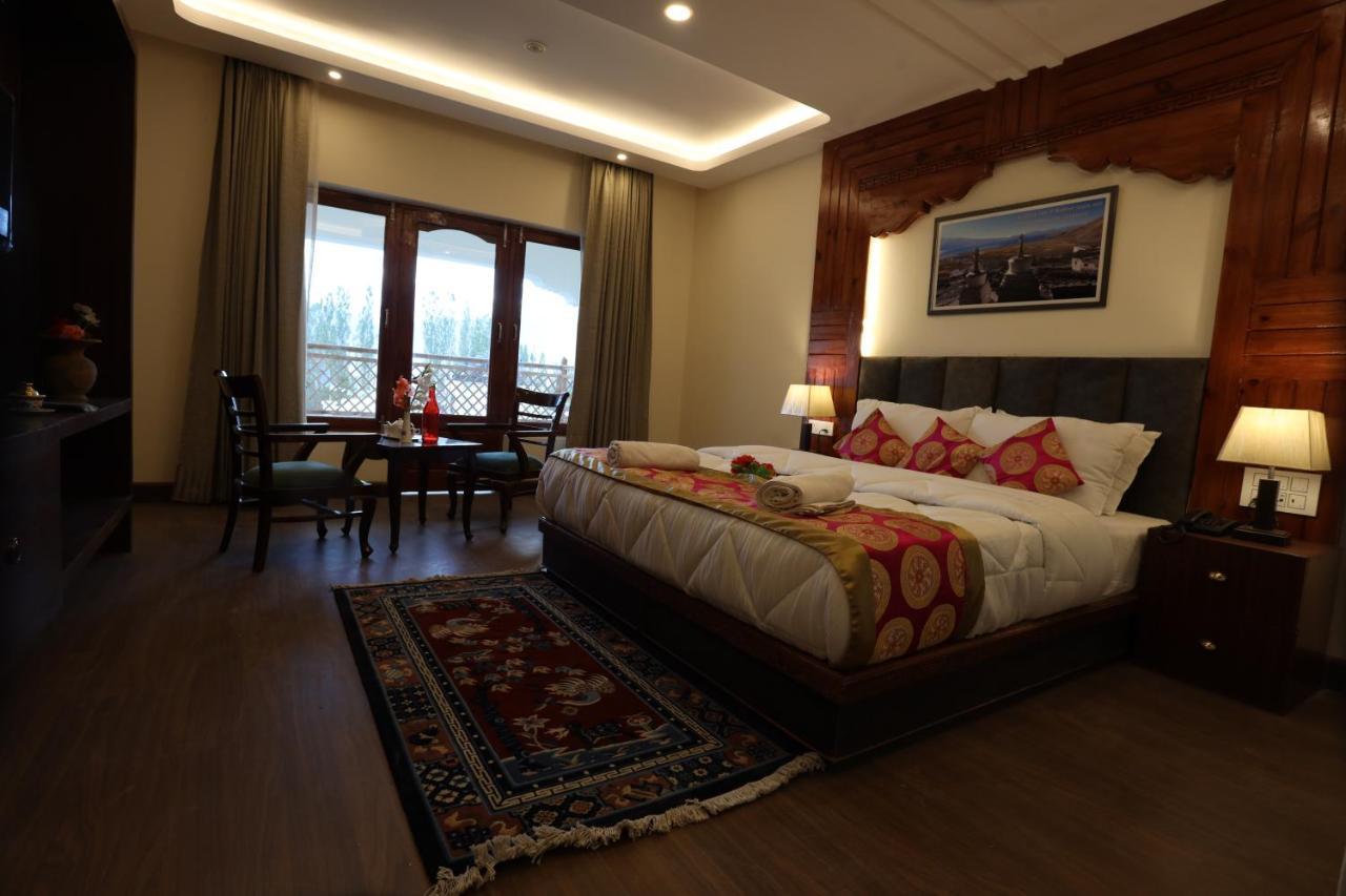 ليه Hotel The Grand Khasdan المظهر الخارجي الصورة