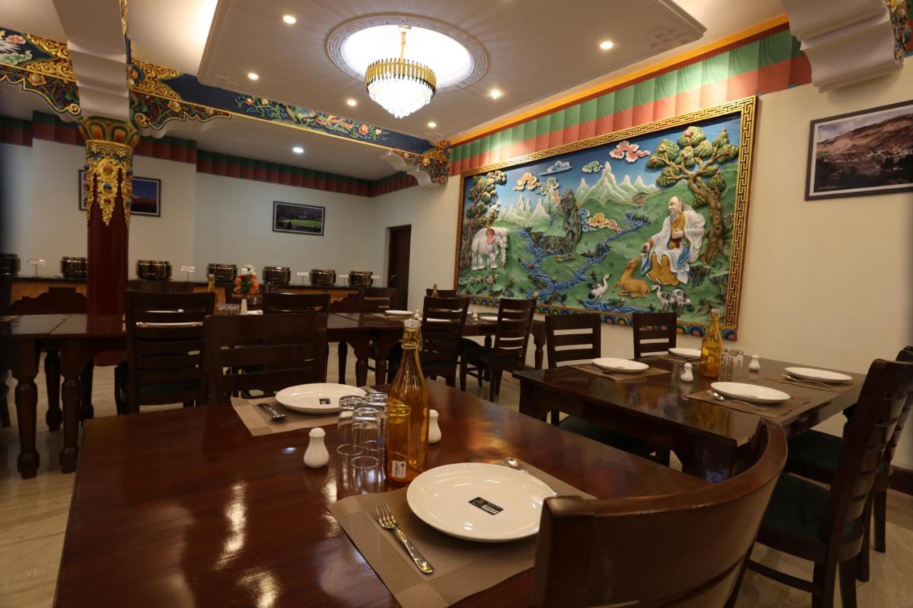 ليه Hotel The Grand Khasdan المظهر الخارجي الصورة