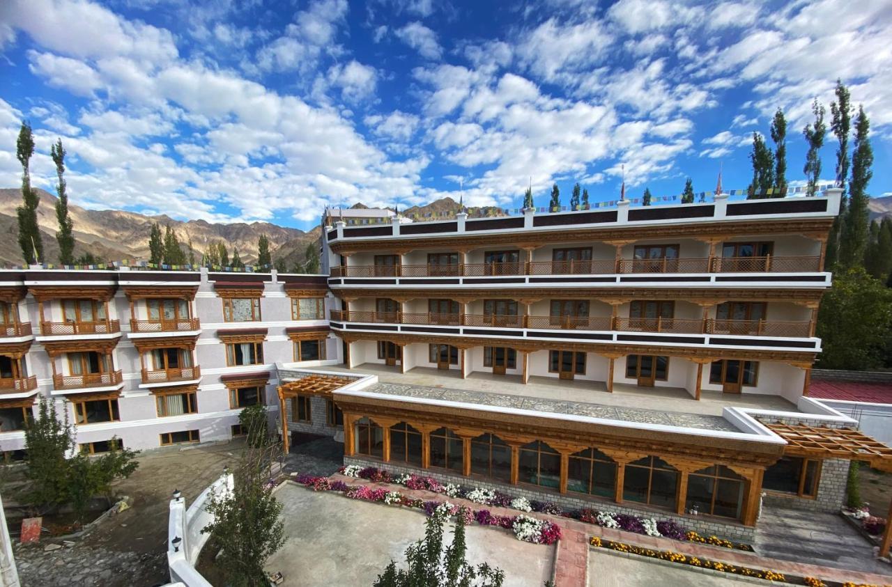 ليه Hotel The Grand Khasdan المظهر الخارجي الصورة