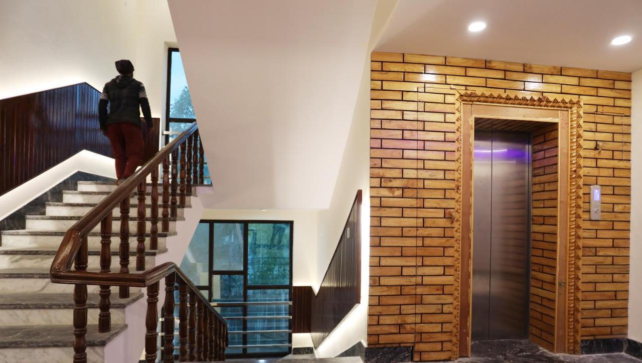 ليه Hotel The Grand Khasdan المظهر الخارجي الصورة