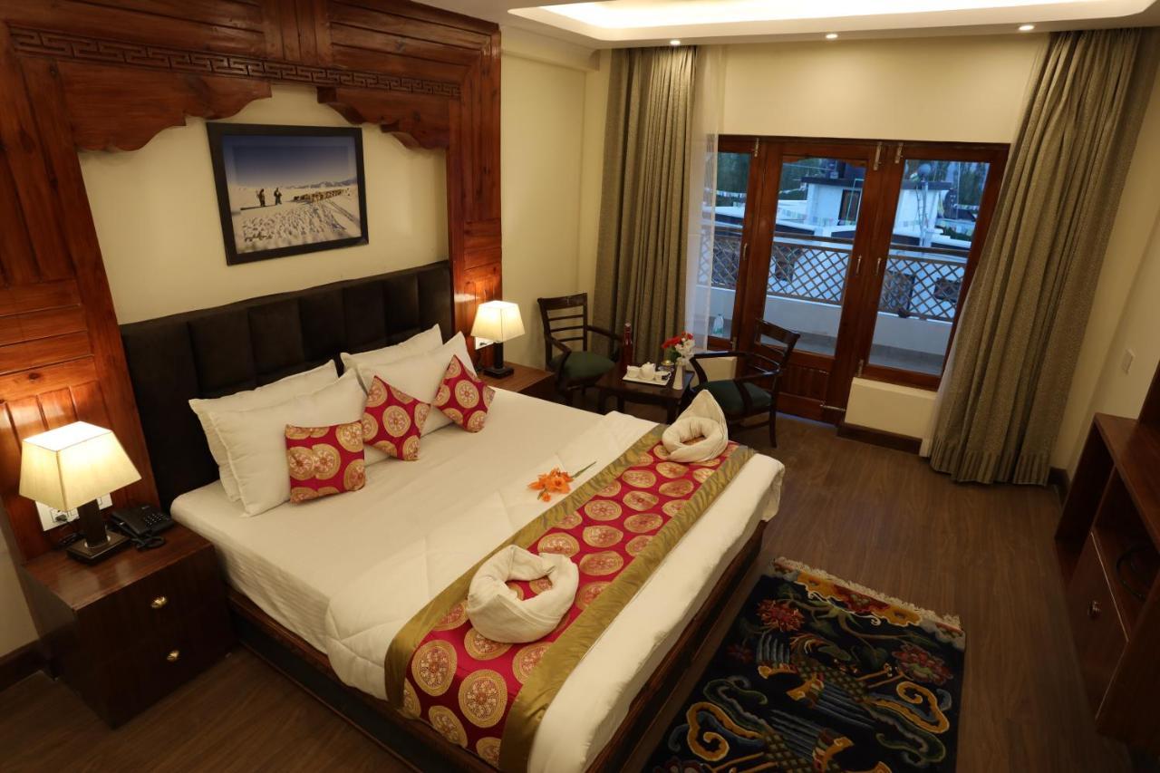 ليه Hotel The Grand Khasdan المظهر الخارجي الصورة