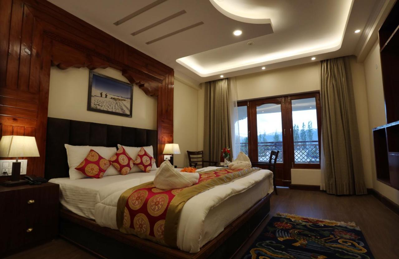 ليه Hotel The Grand Khasdan المظهر الخارجي الصورة